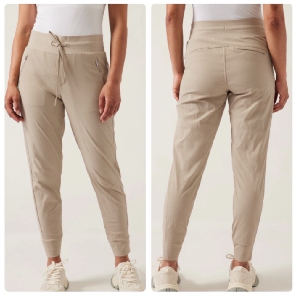 Athleta Trekkie North Jogger Ecru Cream Tan Size 8